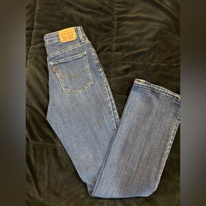 Levi’s 725 High Rise Bootcut Jeans